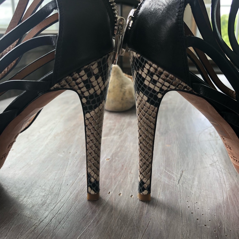 Coach ...... sexy “STRAPPY” high heel - Picture 6 of 8